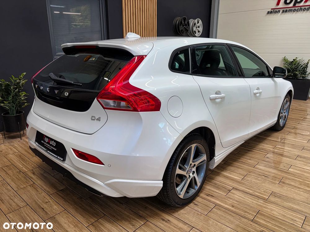 Volvo V40 D4 Geartronic Momentum - 8