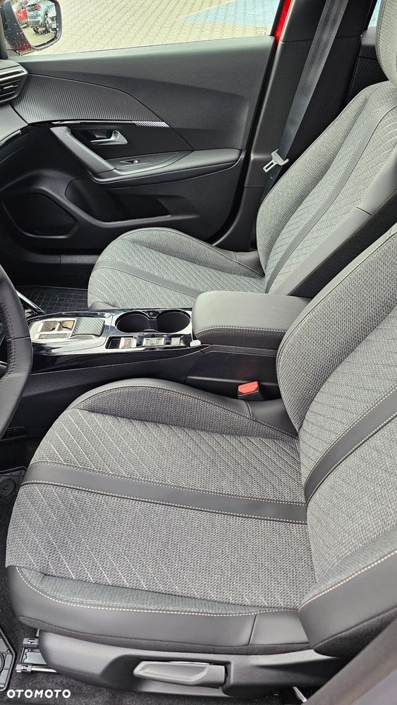Peugeot 2008 PureTech mHEV Allure e-DCS6 - 9