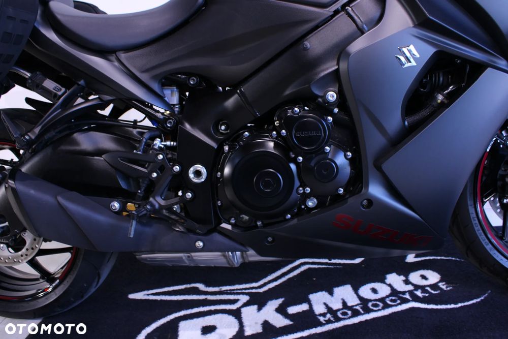 Suzuki GSX - 20