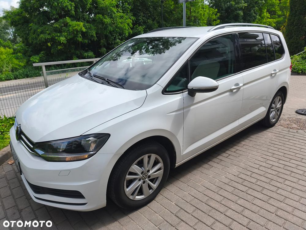 Volkswagen Touran - 1