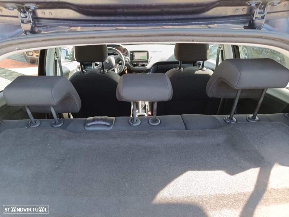 Peugeot 208 1.2 VTi SE Style - 10