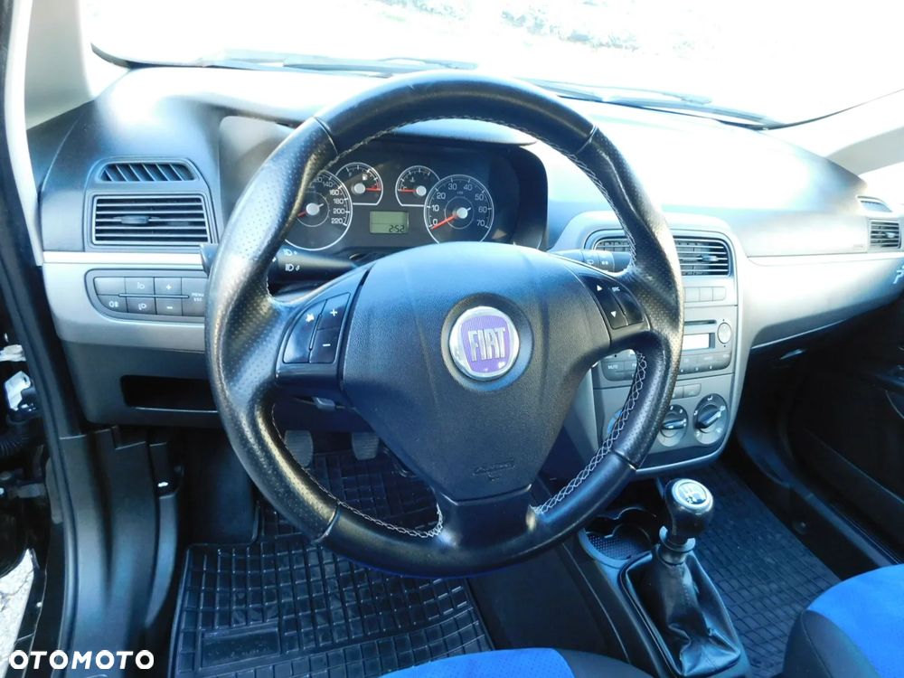 Fiat Grande Punto 1.4 8V Racing - 12