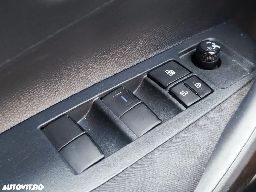 Toyota Corolla 1.8 HSD Business - 14