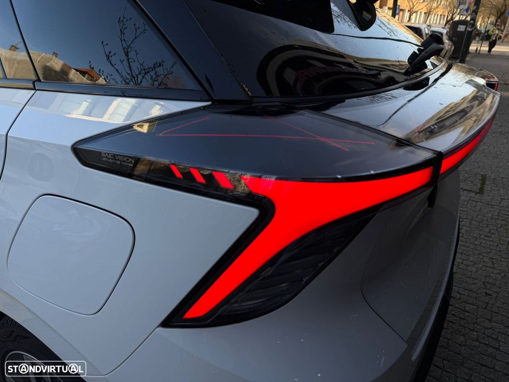 MG MG4 64 kWh Luxury - 14