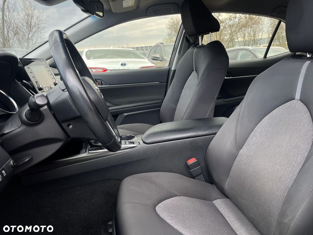 Toyota Camry 2.5 Hybrid Comfort CVT - 14