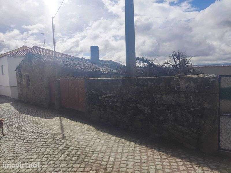 Casa para restaurar - Grande imagem: 2/2