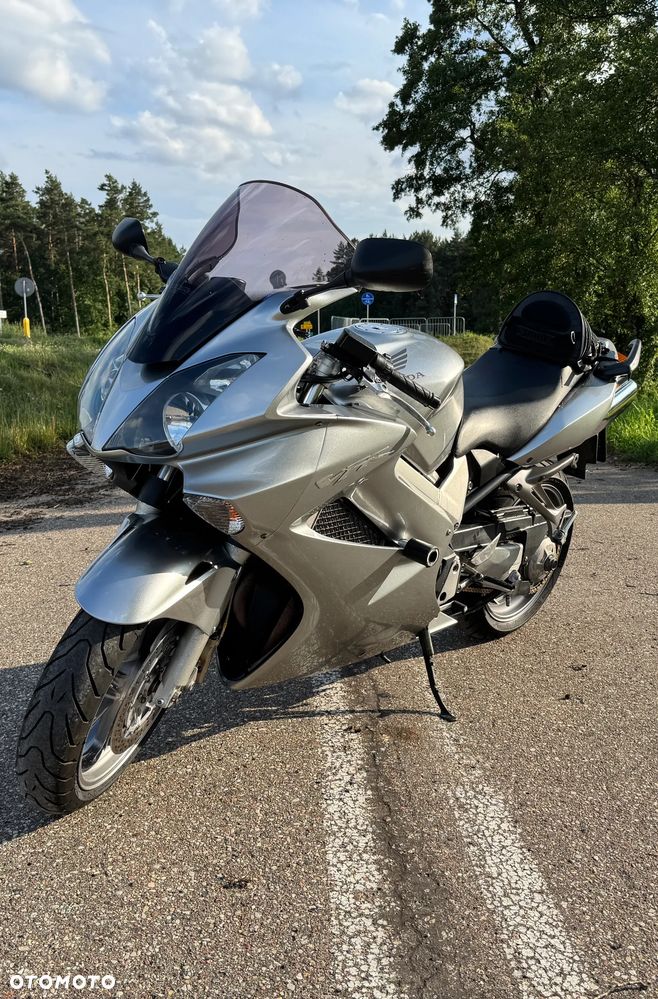 Honda VFR - 1