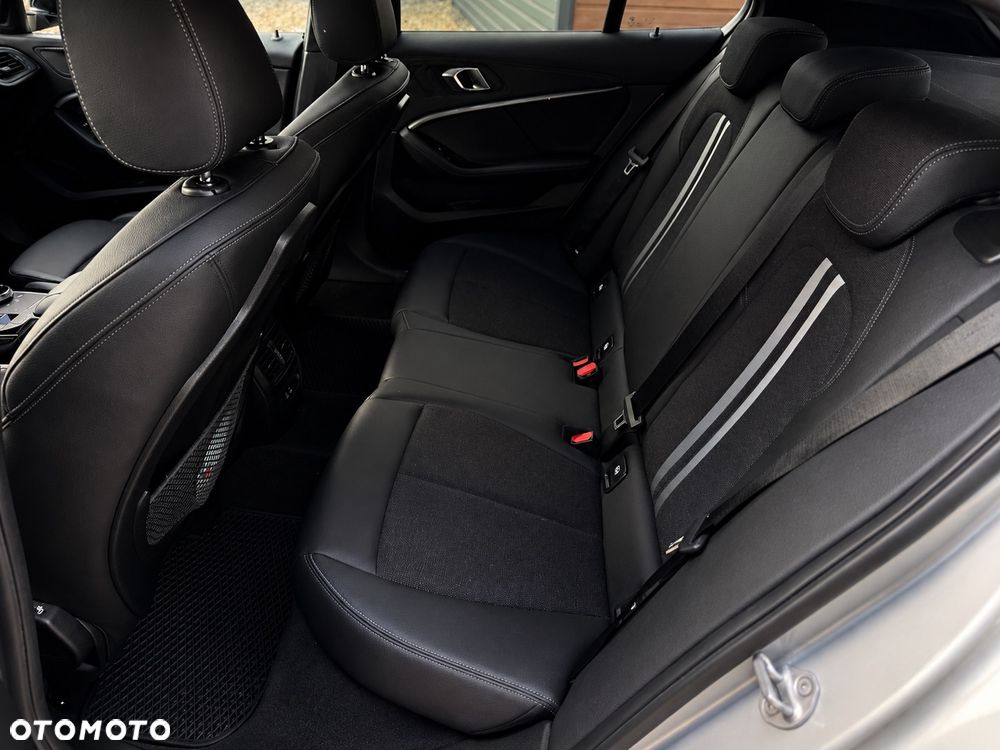 BMW Seria 1 118i Sport Line - 17