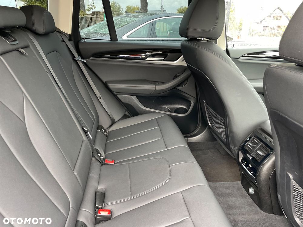 BMW X3 xDrive20d Advantage - 19