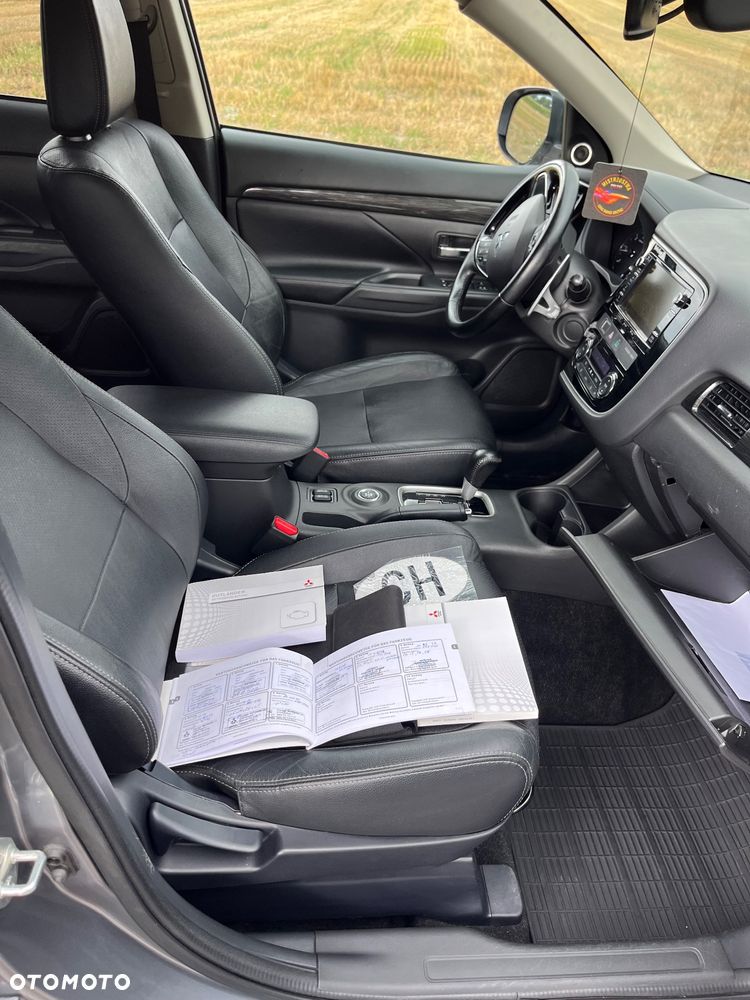 Mitsubishi Outlander 2.2 DI-D 4WD Automatik Diamant Edition - 18