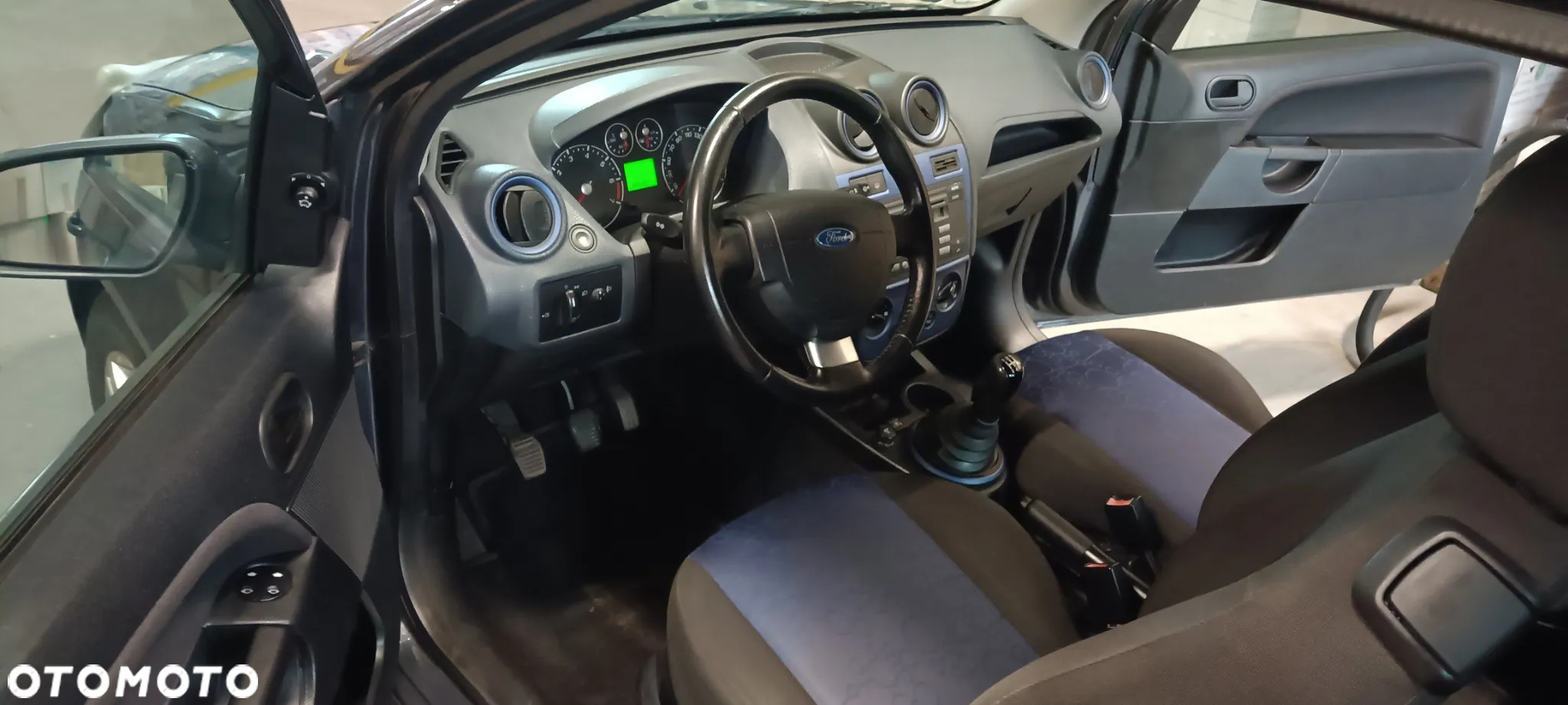 Ford Fiesta 1.3 Ambiente - 10