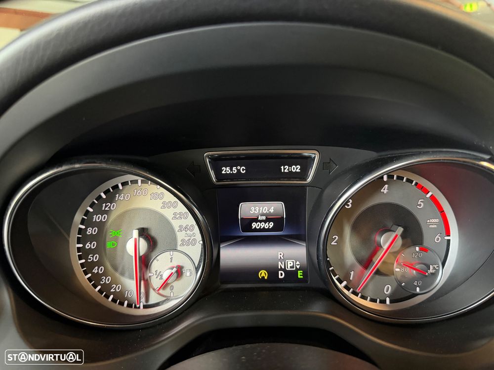Mercedes-Benz CLA 220 d Shooting Brake AMG Line Aut. - 15