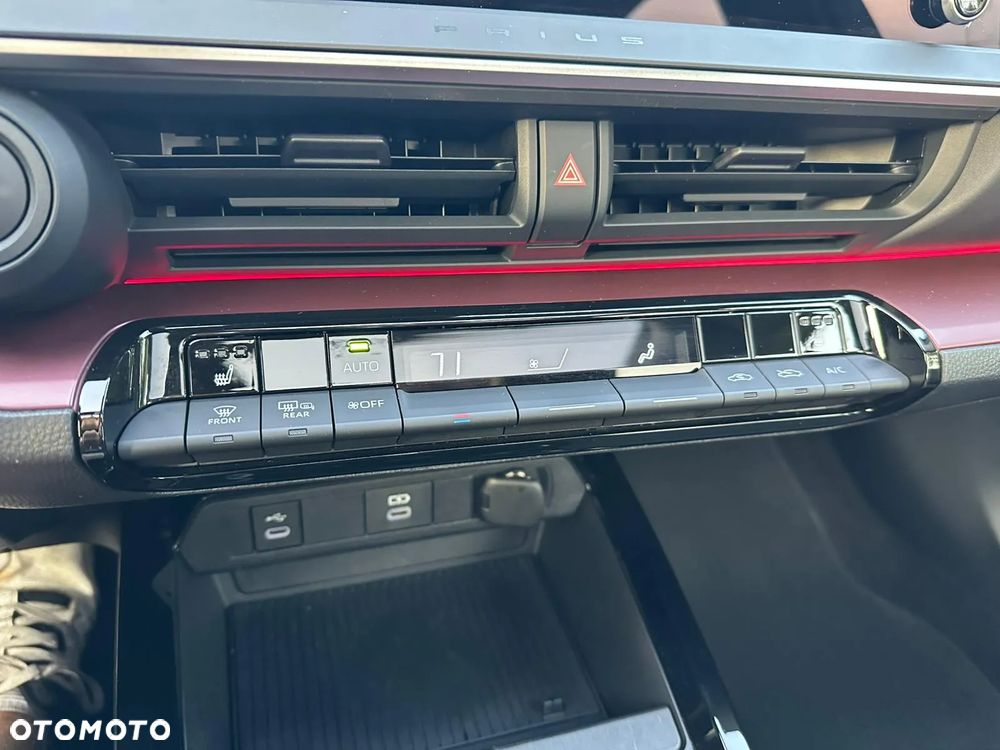 Toyota Prius - 12