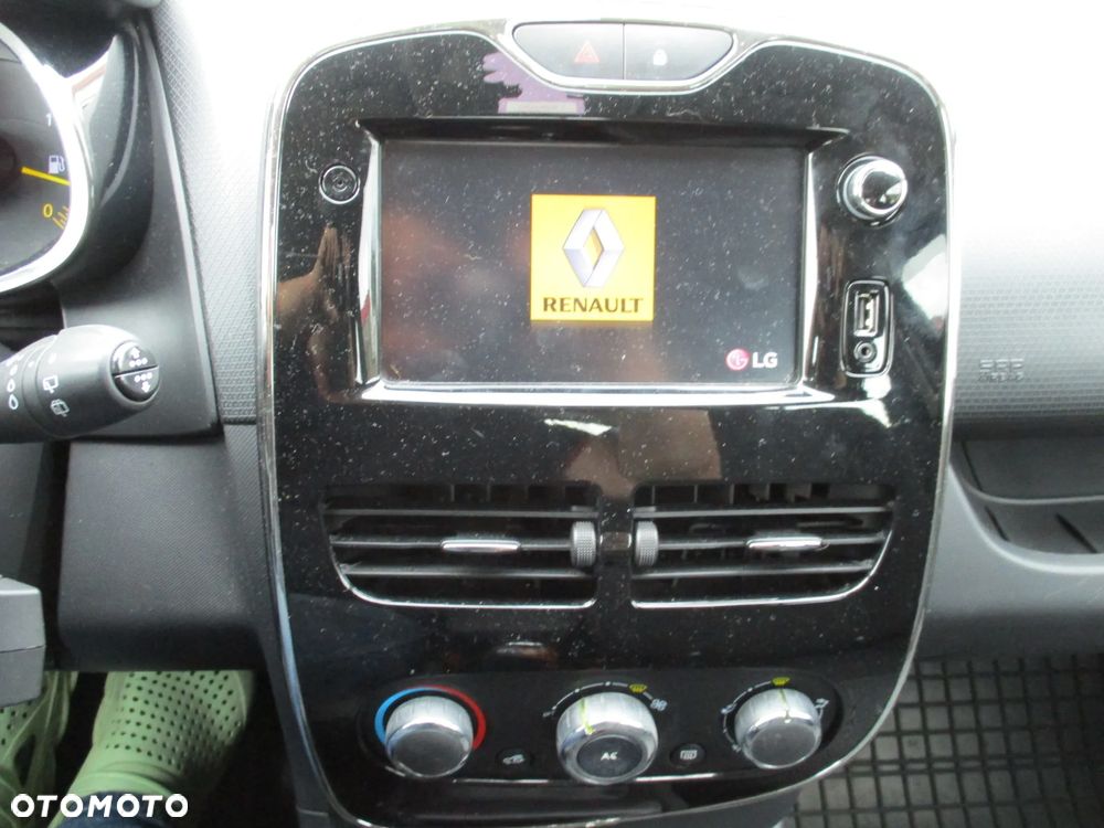 Renault Clio - 12