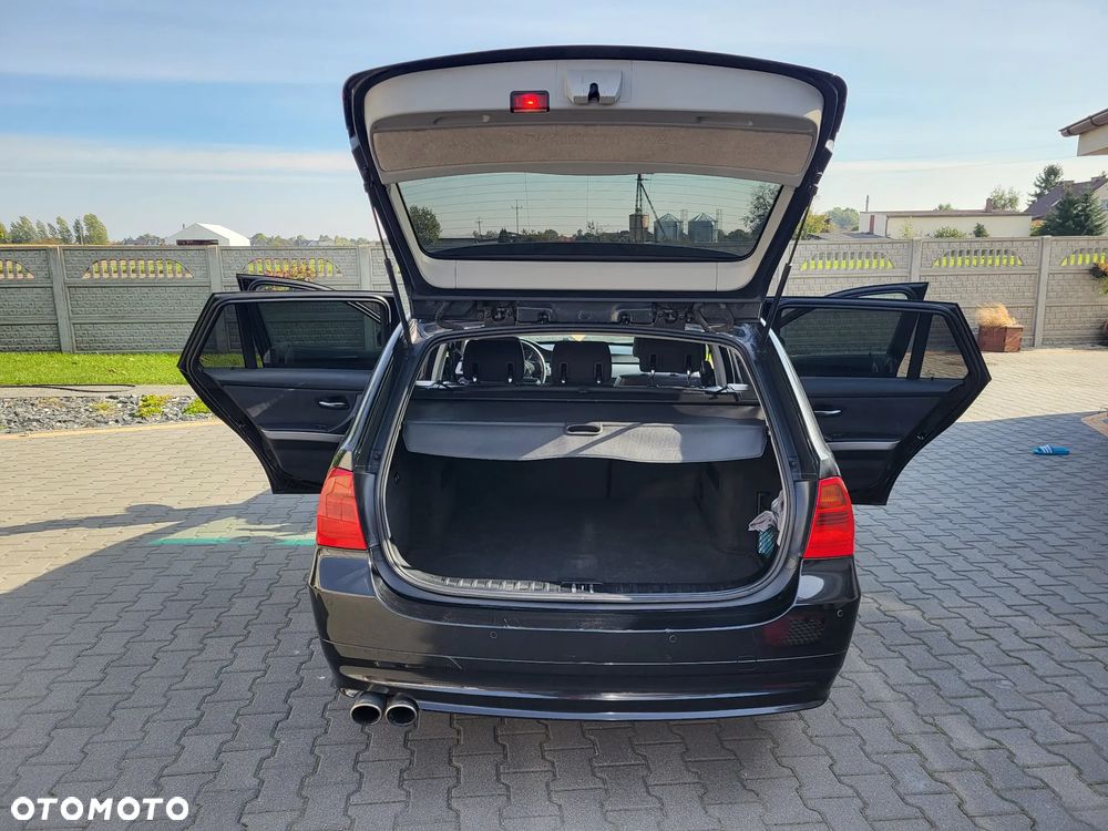 BMW Seria 3 318i - 21