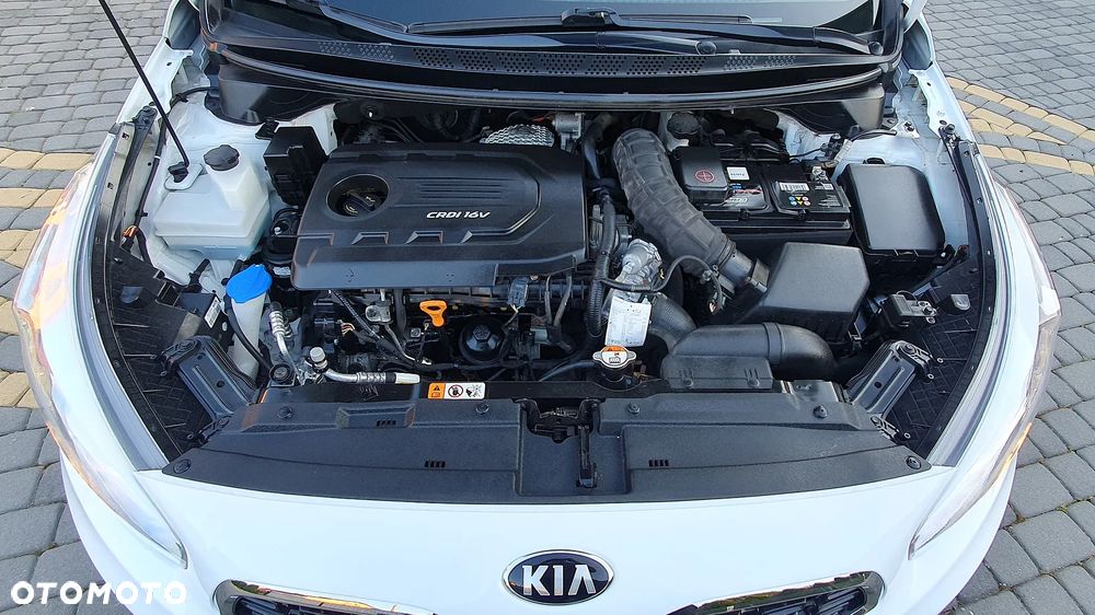 Kia Ceed 1.6 CRDi 136 ISG Platinum Edition - 38