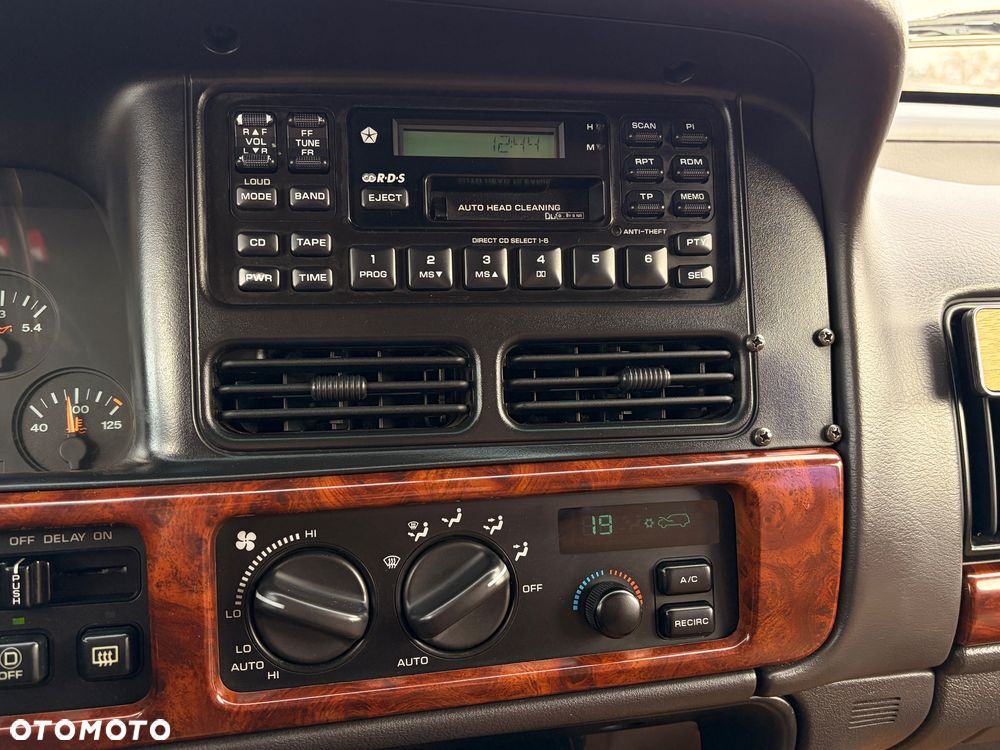 Jeep Grand Cherokee - 18