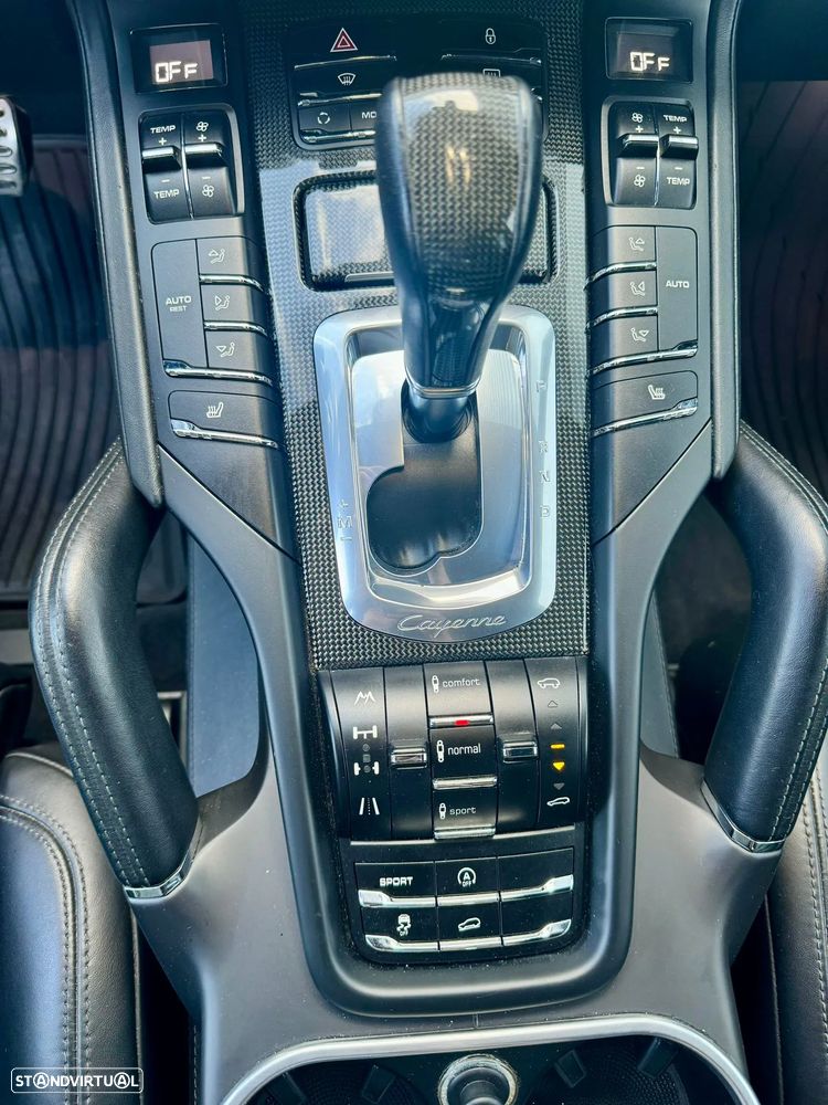 Porsche Cayenne Turbo - 14