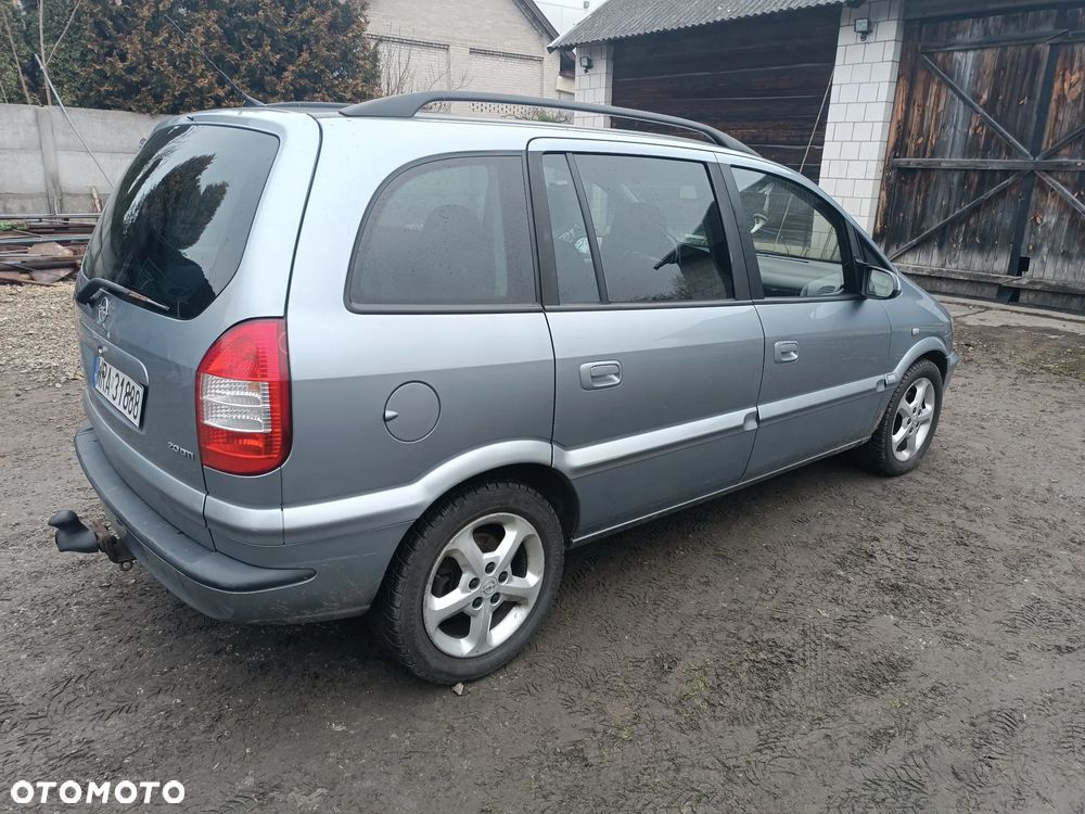 Opel Zafira 2.0 DTI - 10