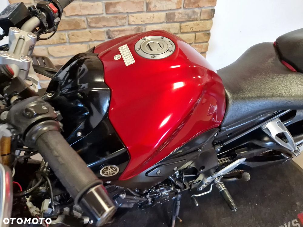 Yamaha FZ - 19
