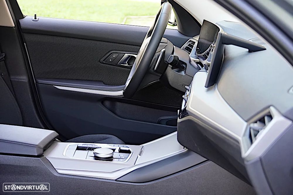 BMW 320 e Touring Corporate Edition Auto - 23