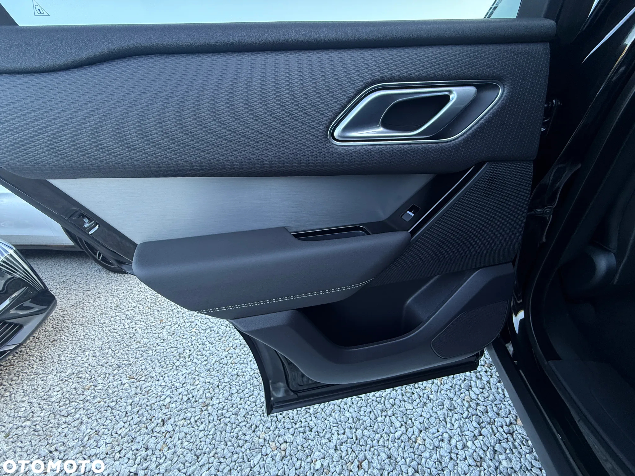 Land Rover Range Rover Velar 2.0 P400e PHEV R-Dynamic S - 29