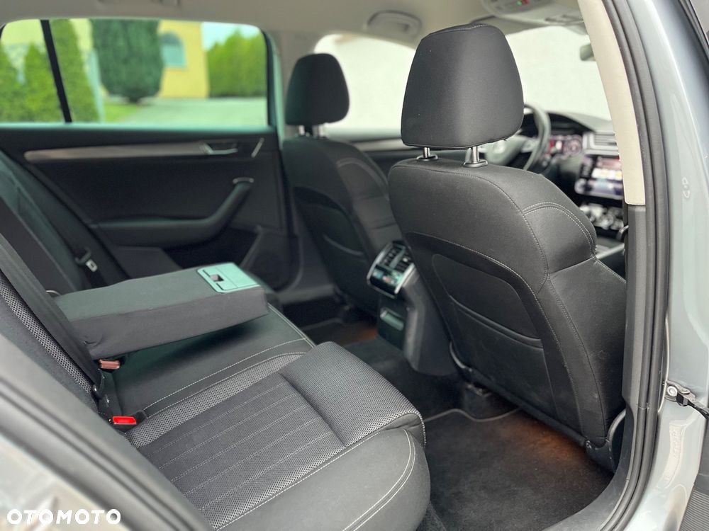 Skoda Superb 2.0 TDI Style DSG - 23