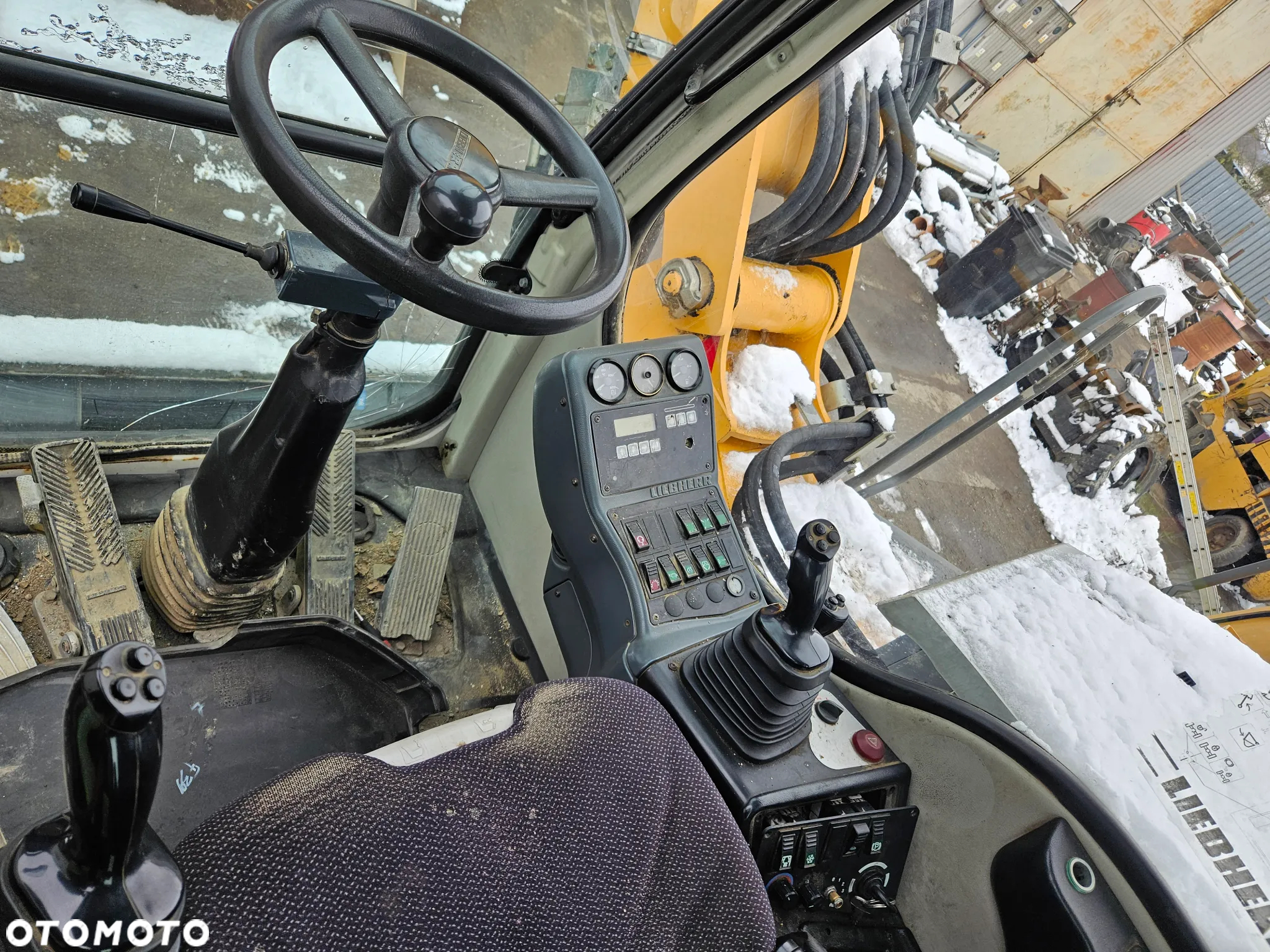 Liebherr A309 - 5