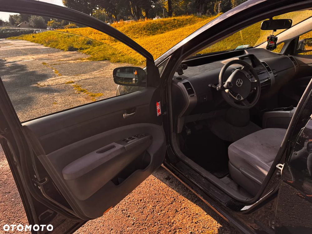 Toyota Prius 1.5 VVT-i Prestige - 6