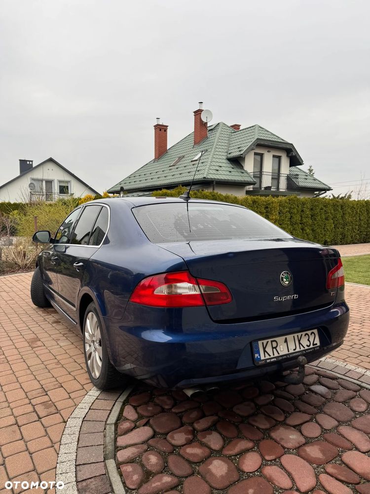 Skoda Superb 2.0 TDI Ambition DSG - 2