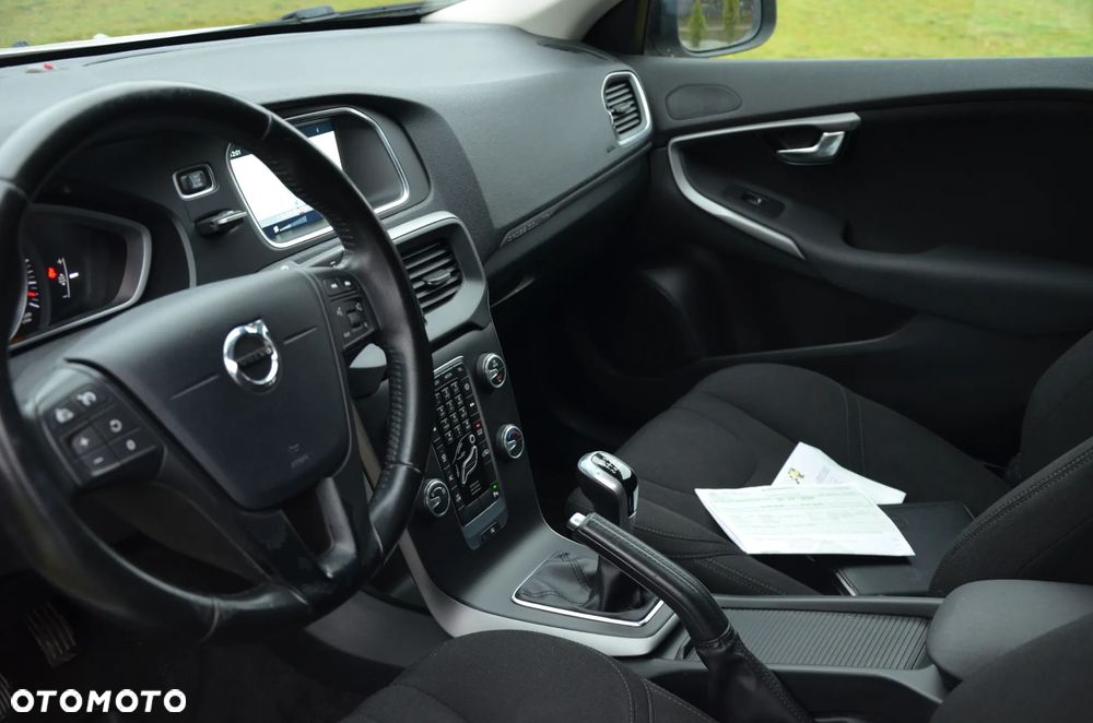 Volvo V40 Cross Country D2 Momentum - 19