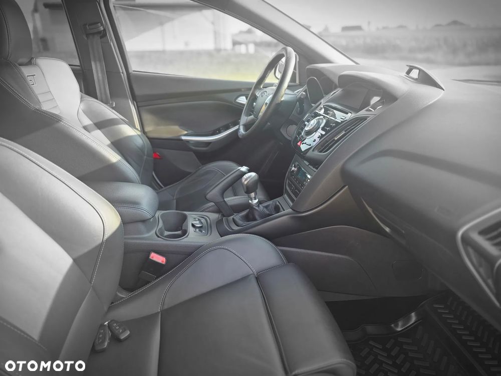 Ford Focus 2.0 EcoBoost ST - 21