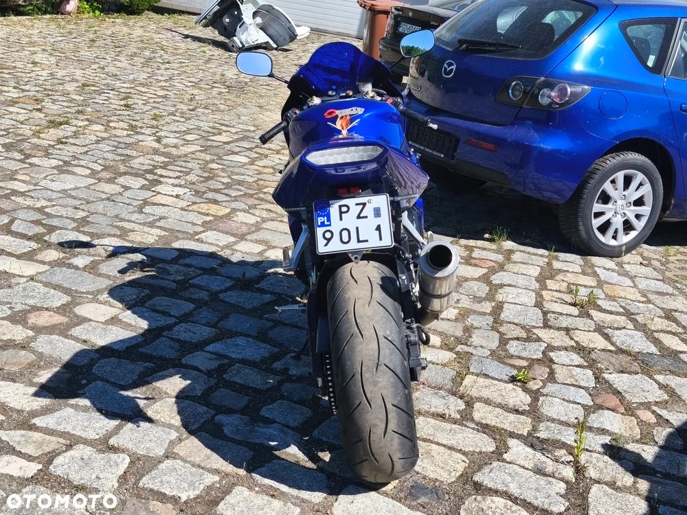 Yamaha R1 - 13