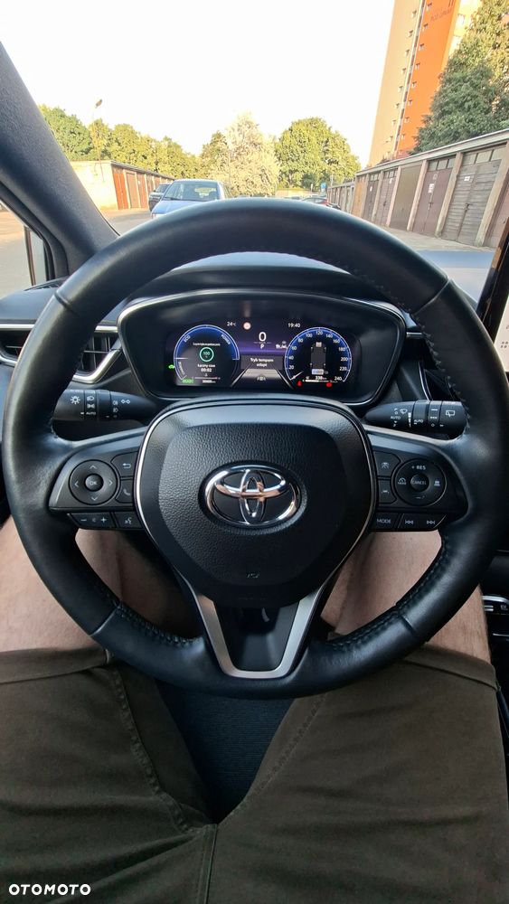 Toyota Corolla 1.8 Hybrid Comfort - 23