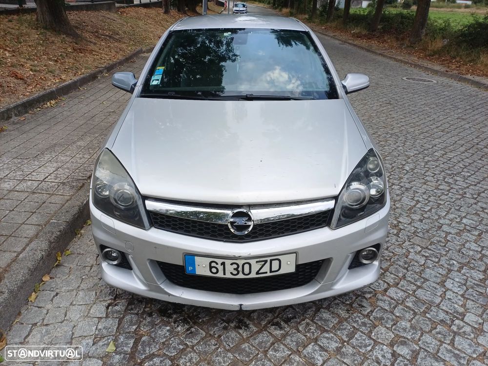 Opel Astra 2.0 T Cosmo - 7