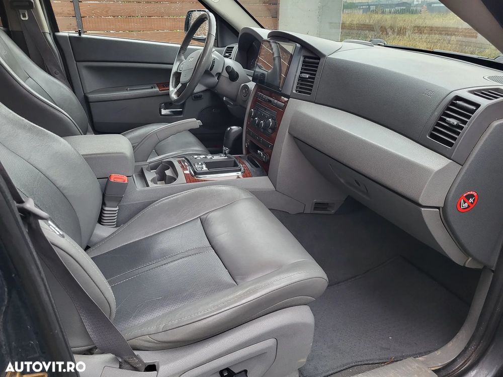 Jeep Grand Cherokee - 8