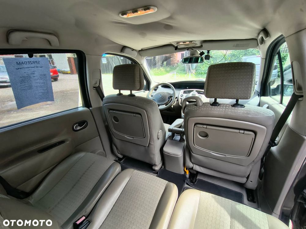 Renault Scenic 2.0 Confort Privilege - 8