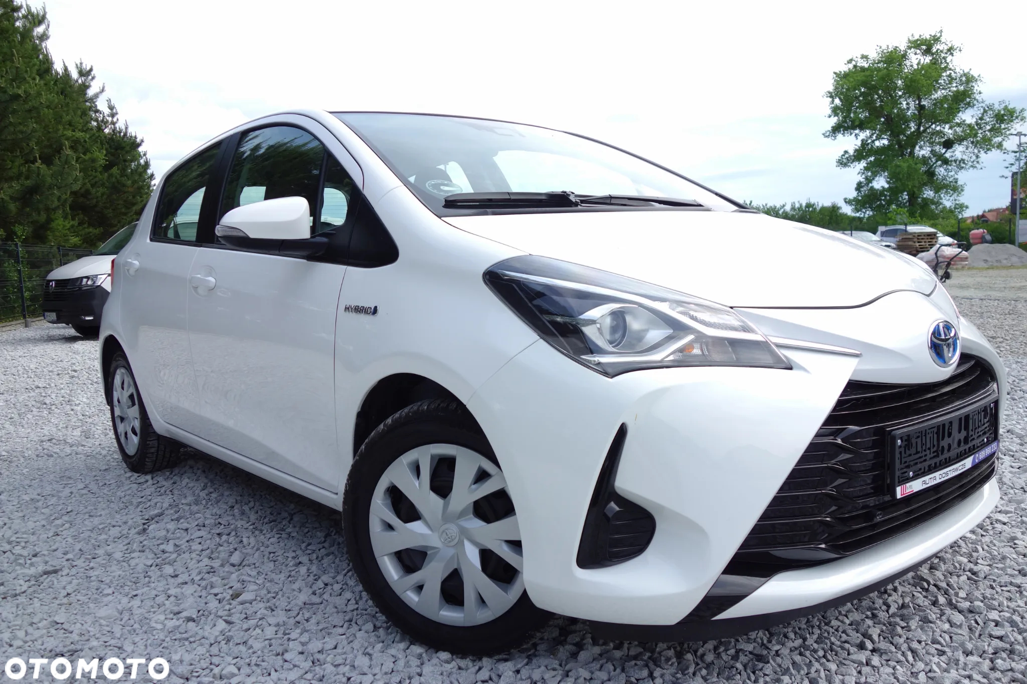 Toyota Yaris Hybrid 100 Active - 18