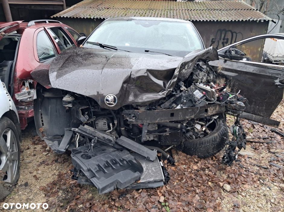 Skoda Superb 2.0 TDI DSG Active - 3