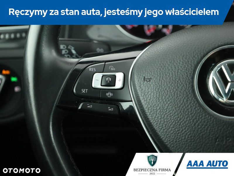 Volkswagen Golf - 16