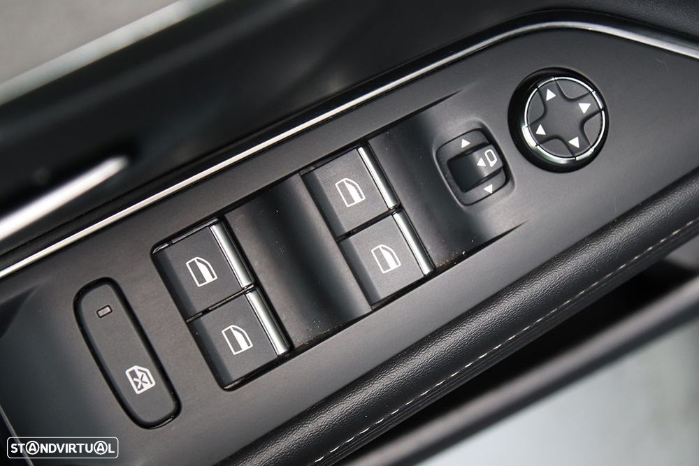 Peugeot 3008 1.2 PureTech GT EAT8 - 23