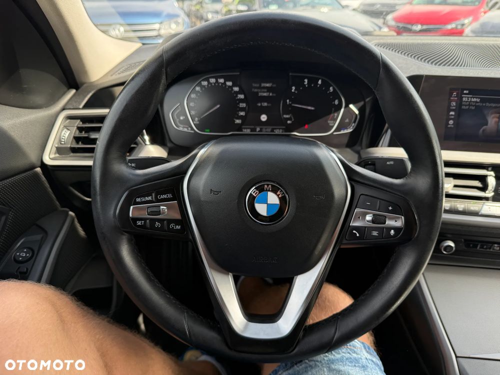 BMW Seria 3 318i - 12