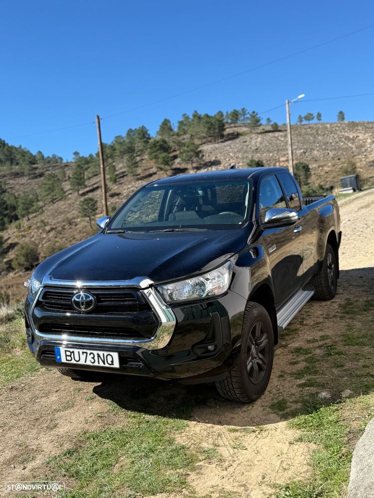 Toyota Hilux 2.8 D-4D 4WD GR Sport - 1