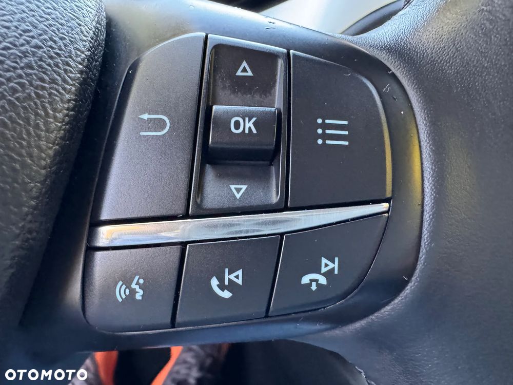 Ford Focus 1.0 EcoBoost mHEV Titanium - 32