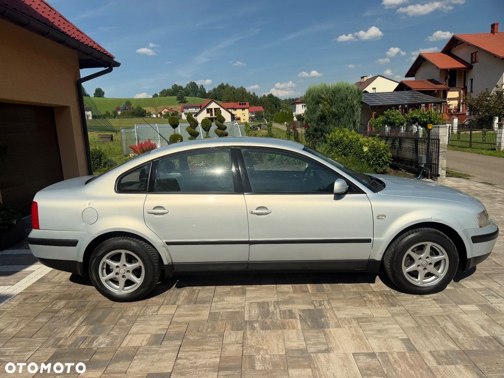 Volkswagen Passat 1.9 TDI CL - 36