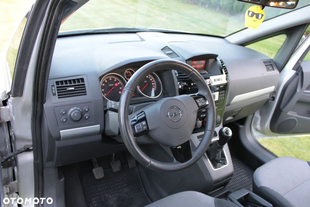 Opel Zafira - 18
