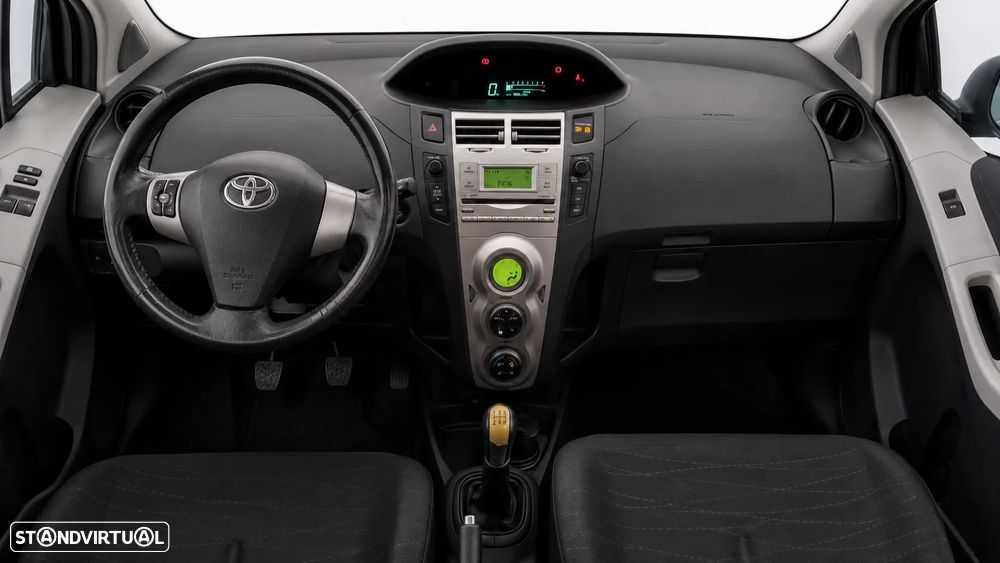Toyota Yaris 1.0 VVT-i AC - 15