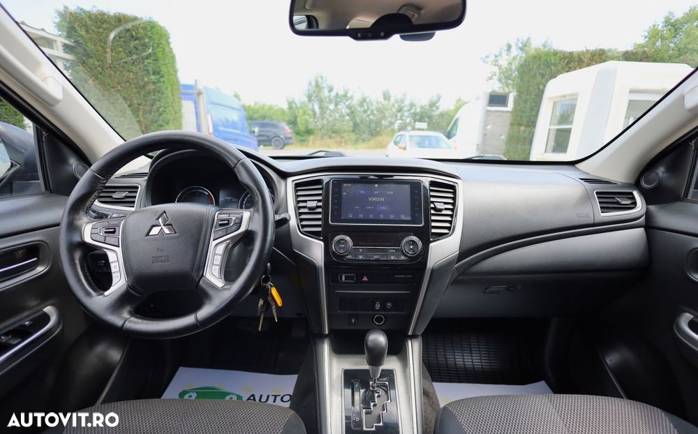 Mitsubishi L200 Double Cab 2.2 DI-D A/T Intense - 16