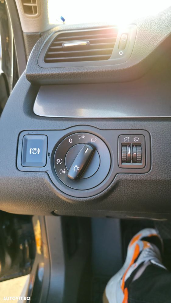 Volkswagen Passat - 12