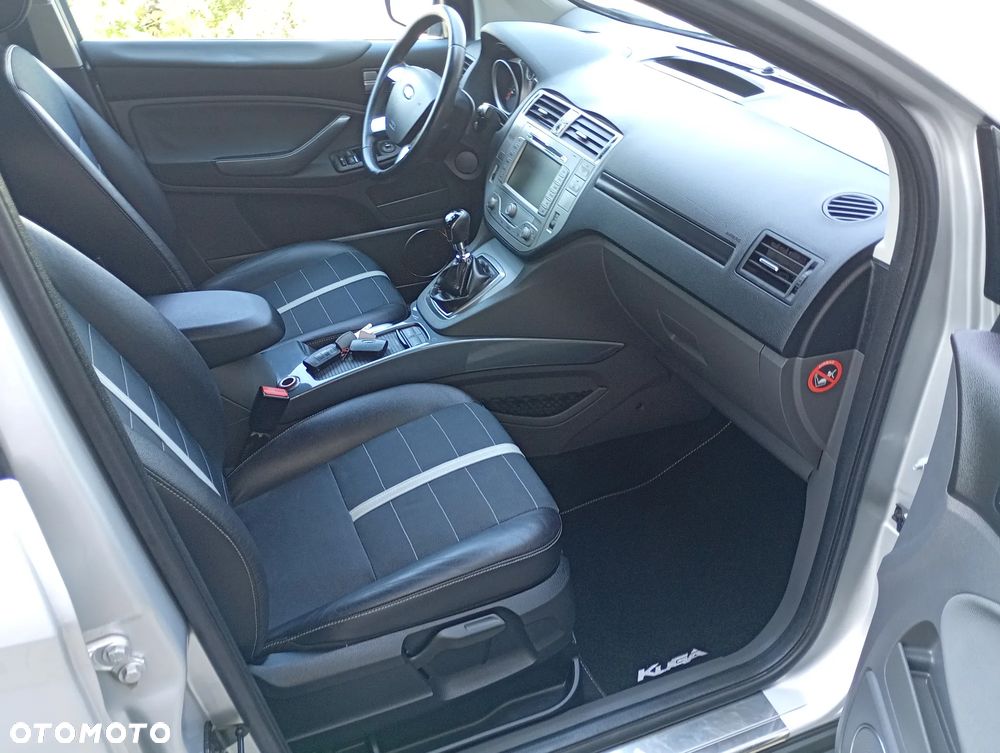 Ford Kuga - 22